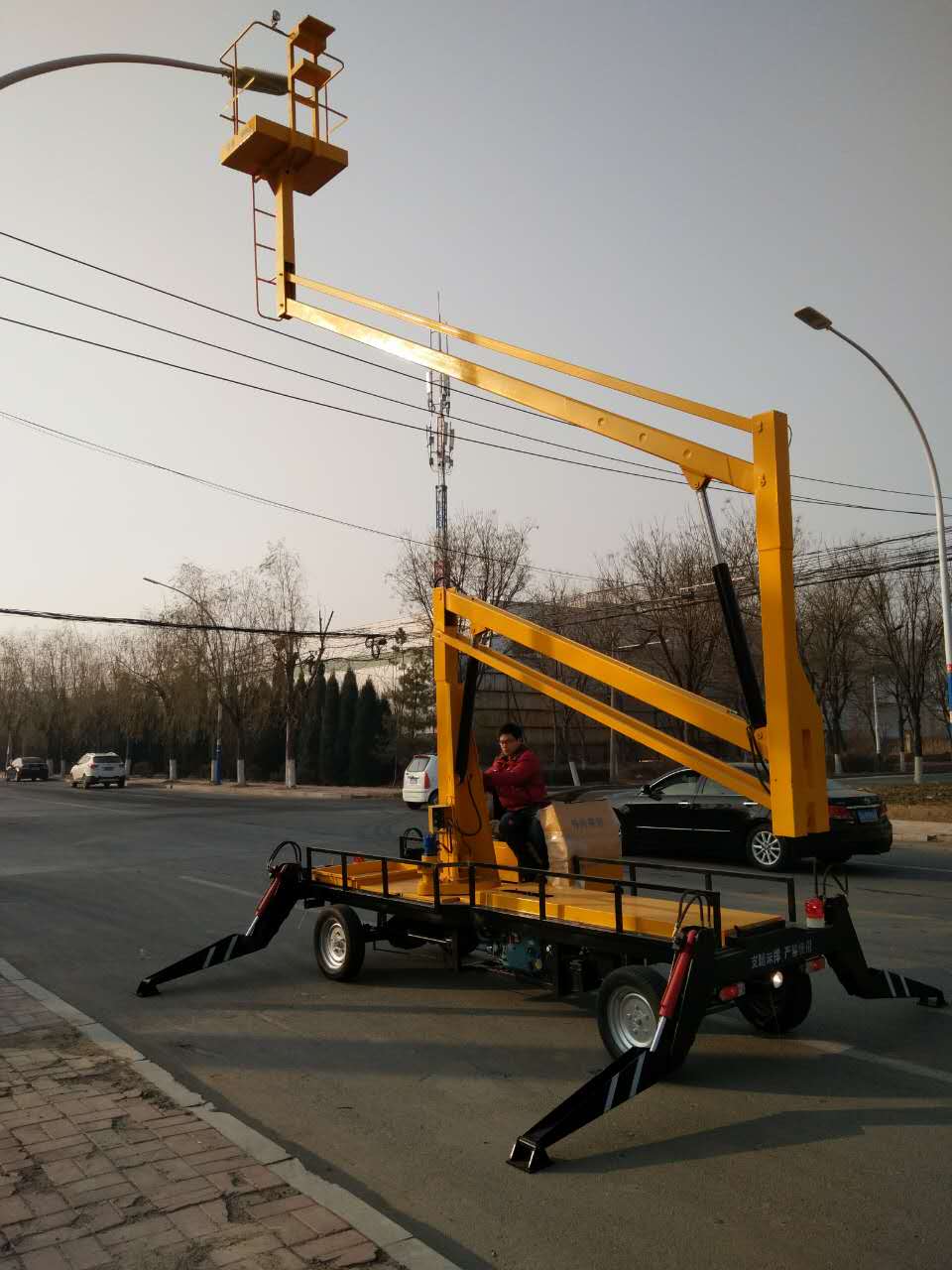 曲臂式升降機 曲臂式升降機